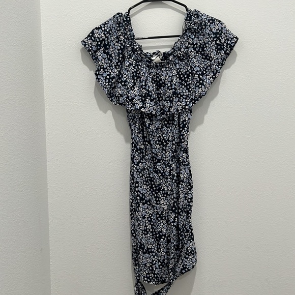 Womens dress - Picture 2 of 4